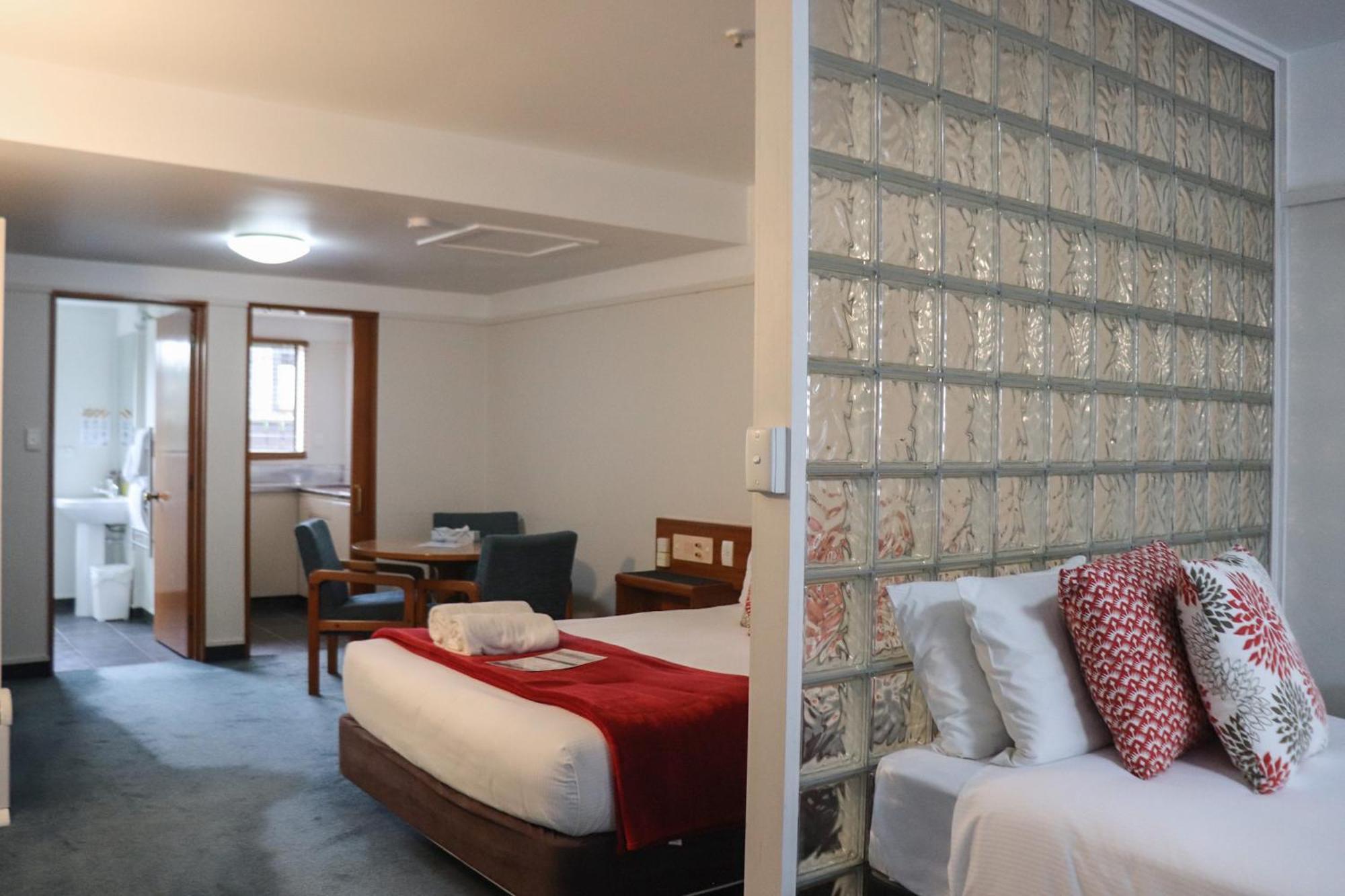 The Beachcomber Hotel Нельсон Экстерьер фото